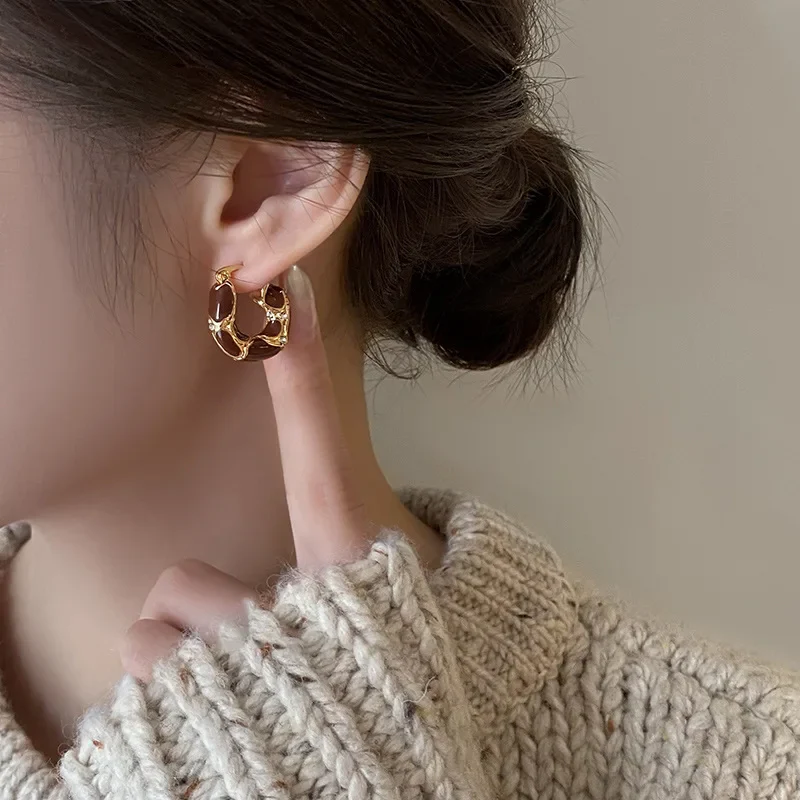 Vintage U-Shaped Hoop Earrings - Image 4