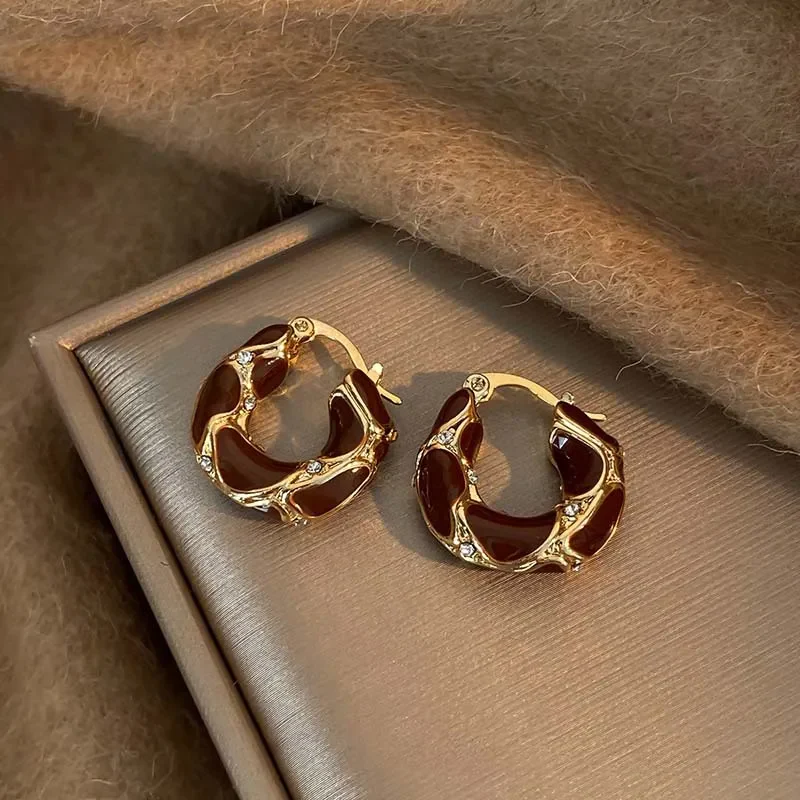 Vintage U-Shaped Hoop Earrings - Image 5