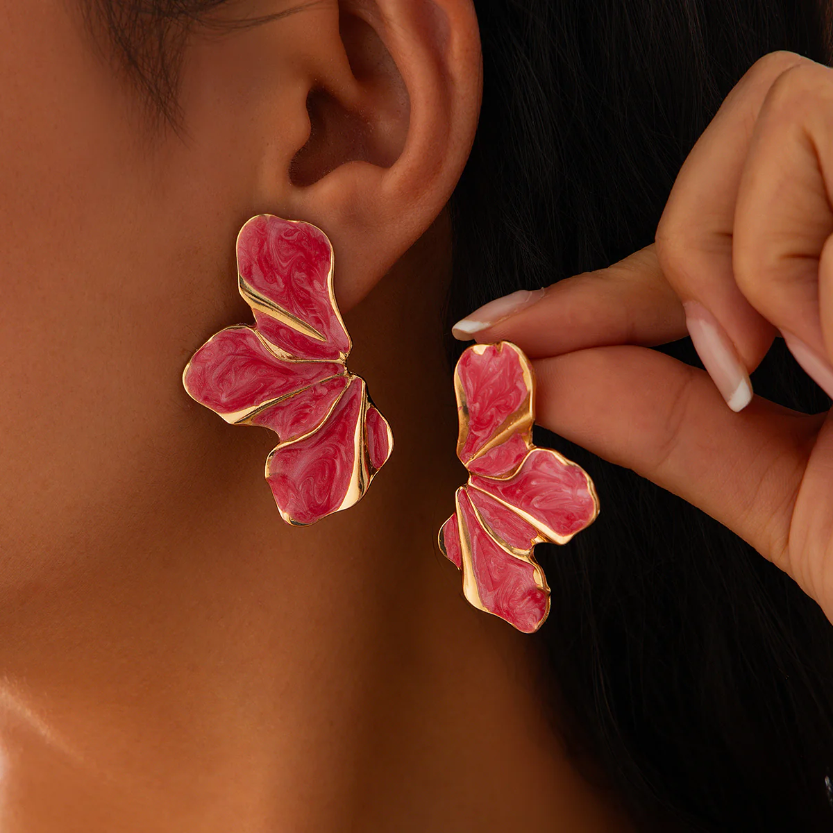 White Abstract Petal Statement Earrings - Image 4